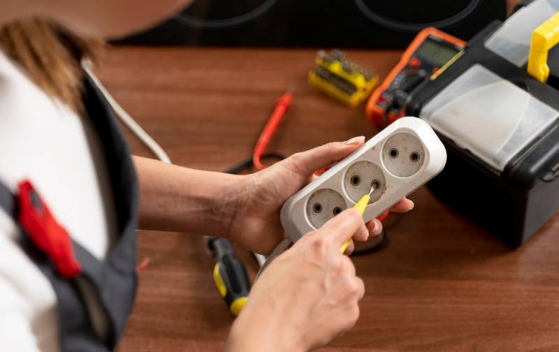 The Ultimate Guide to Electrical Elbow Connectors: A Comprehensive Overview